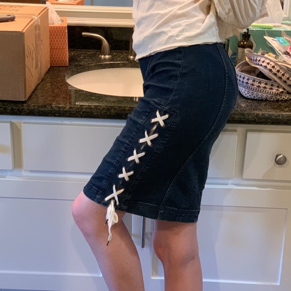 Free People NEW Denim skirt with ties size 2 - Picture 2 of 6
